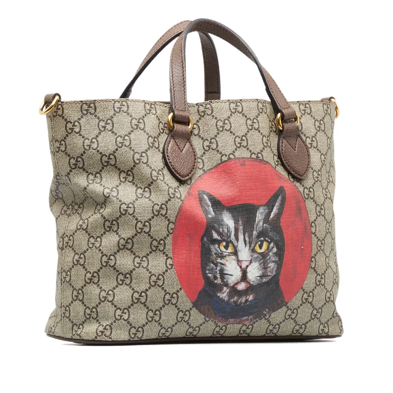 Women Gucci tote bags in GG Supreme canvas for a branded feelGUCCI GG Supreme Mystic Cat Satchel