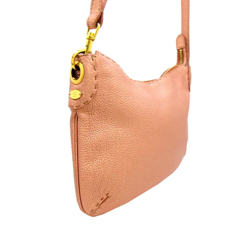 Ladies Fendi crossbody bags with a single - strap design for simplicity and ease of useFendi Selleria Crossbody (SHG-YyiiYv)