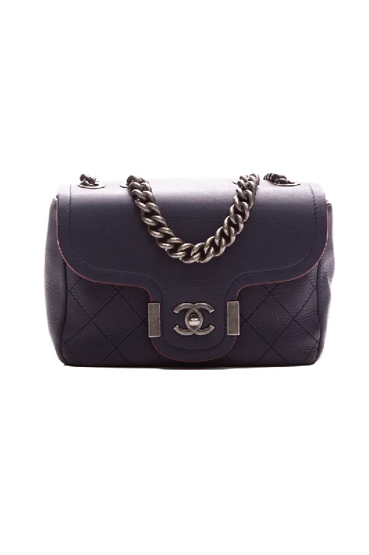 Chanel Quilted Leather Shoulder Bag for FashionistasArchi Chic Flap Bag