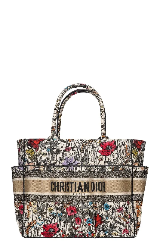 High - fashion Christian Dior bags with a geometric patternCHRISTIAN DIOR Catherine Book Tote Beige