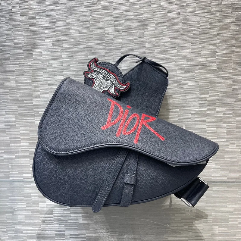 Trendsetting Christian Dior crossbody bags with a colorful strapChristian Dior - Luxury Bags  668